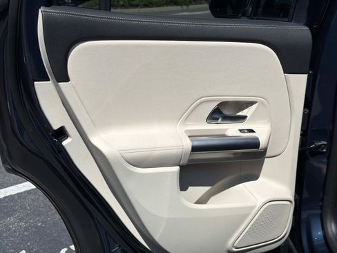 Certified 2023 Mercedes-Benz GLA 250 4MATIC image 11
