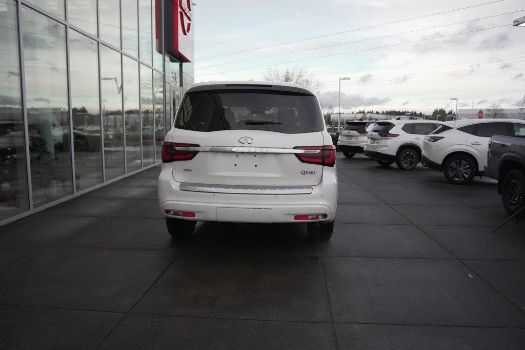 Used 2024 INFINITI QX80 Luxe AWD/4WD image 6