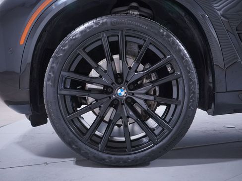 Used 2024 BMW X5 sDrive40i w/ M Sport Package image 2