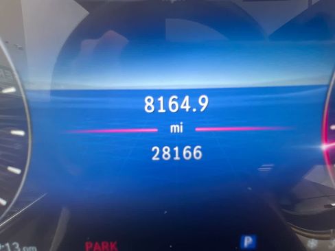 Used 2024 Mercedes-Benz GLC 300 4MATIC image 15