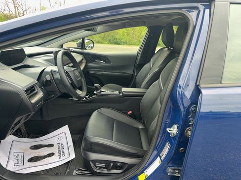 Used 2024 Toyota Prius XLE AWD/4WD image 11