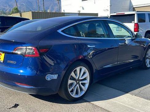 Used 2017 Tesla Model 3 Long Range image 3