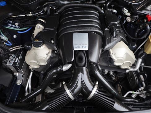 Used 2012 Porsche Panamera 4 image 11