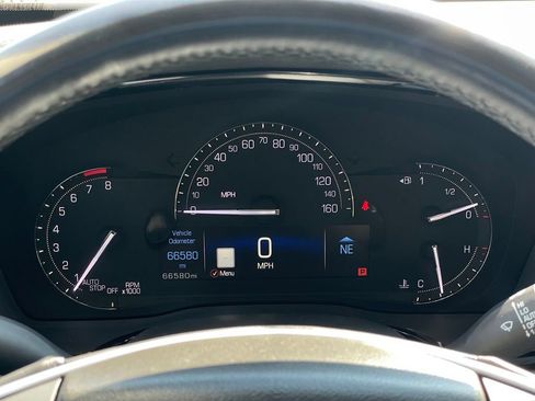 Used 2018 Cadillac XT5 Luxury w/ Driver Awareness Package FWD image 13