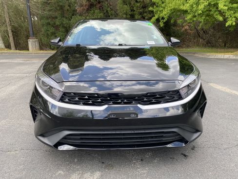 Used 2024 Kia Forte LXS FWD image 3