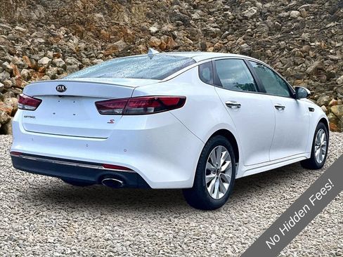 Used 2018 Kia Optima S FWD image 2