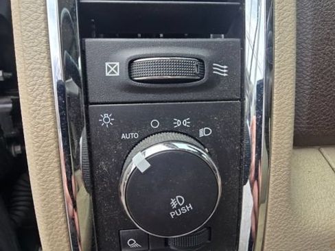 Used 2016 RAM 1500 Laramie w/ Convenience Group AWD/4WD image 10