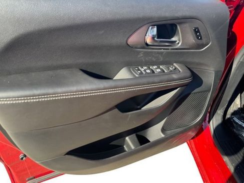 New 2026 Chrysler Pacifica Select AWD/4WD image 7