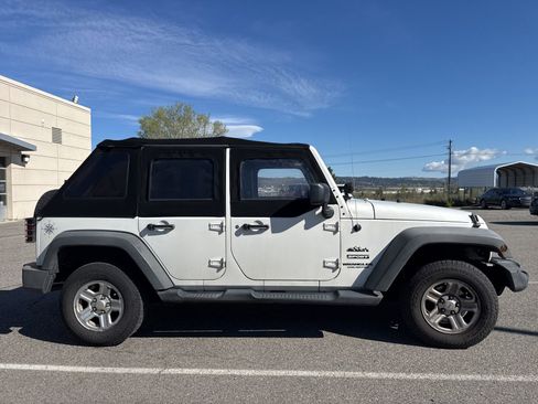 Used 2010 Jeep Wrangler Unlimited Sport AWD/4WD image 5