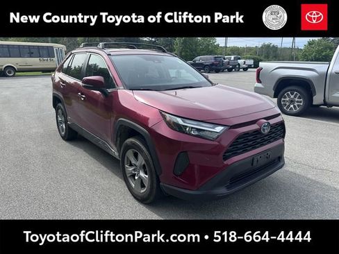 Used 2022 Toyota RAV4 XLE w/ XLE Grade Weather Package AWD/4WD image 1