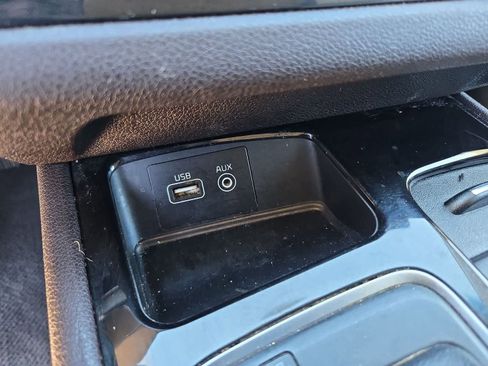 Used 2015 Kia Sedona SX Limited image 31