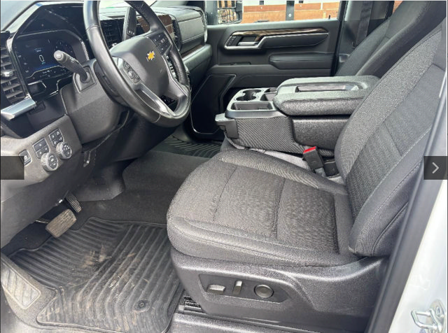 Used 2025 Chevrolet Silverado 3500 LT w/ Safety Package AWD/4WD image 4