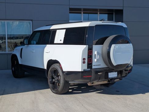 Certified 2024 Land Rover Defender 130 X-Dynamic SE image 10