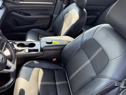 Used 2024 Nissan Altima 2.5 SR image 14