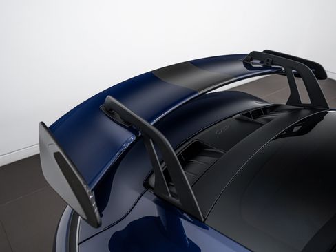 Certified 2025 Porsche 911 GT3 RWD image 32