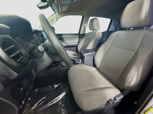 Used 2020 Toyota Tacoma SR image 20