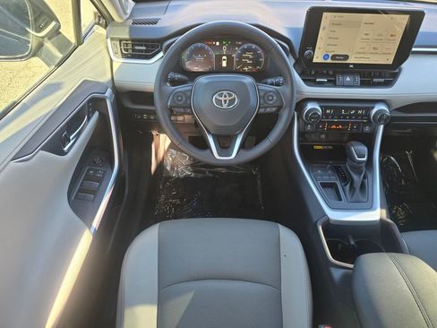 Used 2025 Toyota RAV4 Limited w/ Advanced Technology Package image 31