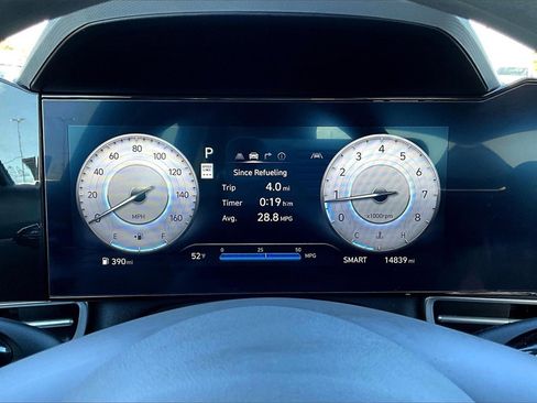 Used 2024 Hyundai Elantra SEL image 20