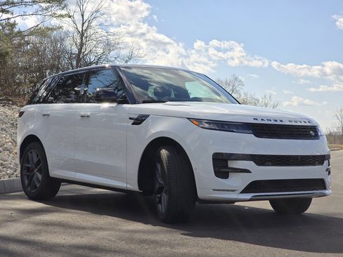 Used 2024 Land Rover Range Rover Sport Dynamic SE image 8
