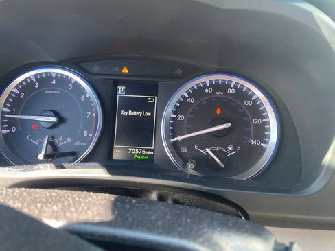 Certified 2019 Toyota Highlander Limited AWD/4WD image 2