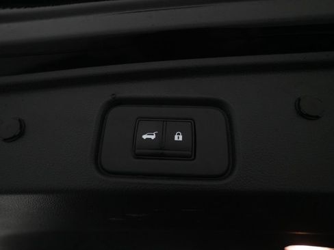 Used 2025 Nissan Pathfinder Platinum AWD/4WD image 15