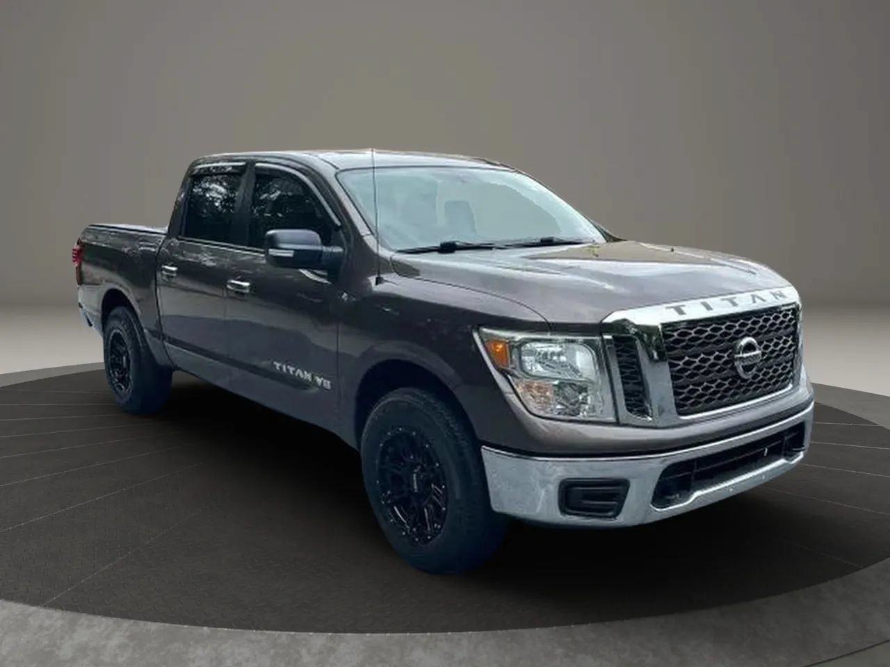 Used 2018 Nissan Titan SV AWD/4WD image 10