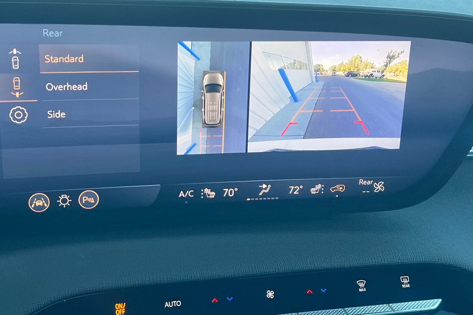 Used 2025 Buick Enclave Preferred AWD/4WD image 18
