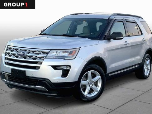 Used 2018 Ford Explorer XLT w/ Equipment Group 202A image 1