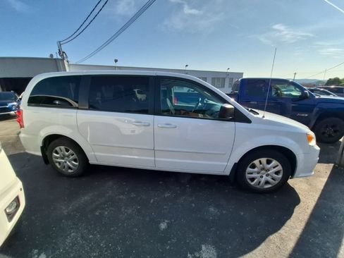 Used 2017 Dodge Grand Caravan SE w/ Power Window Group FWD image 8