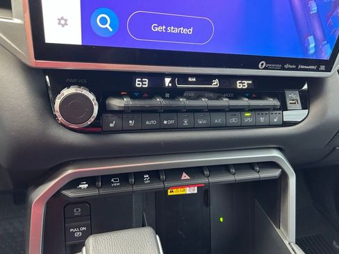 Used 2023 Toyota Sequoia Platinum image 27