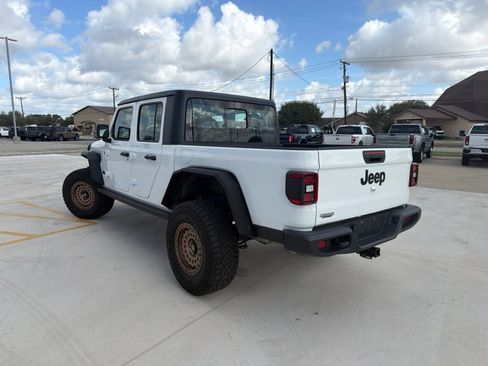 Used 2024 Jeep Gladiator Sport AWD/4WD image 5