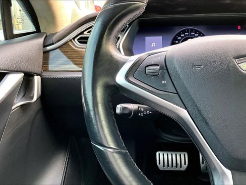 Used 2014 Tesla Model S 60 image 23