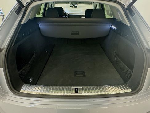 Used 2021 Audi e-tron Premium Plus w/ Premium Plus Package image 30