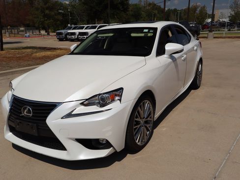Used 2015 Lexus IS 250 RWD image 8