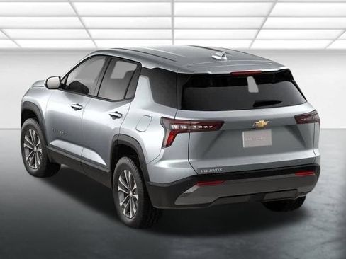 New 2026 Chevrolet Equinox LT FWD image 2