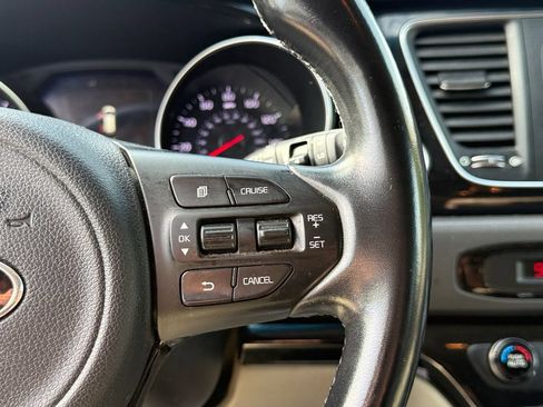 Used 2015 Kia Sedona EX w/ EX Premium Package FWD image 17