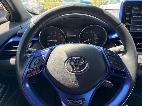 Used 2021 Toyota C-HR XLE FWD image 29