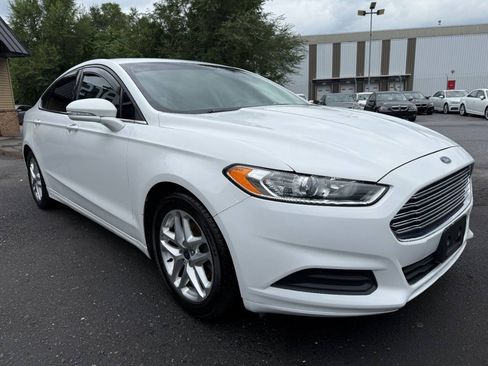 Used 2013 Ford Fusion SE FWD image 3