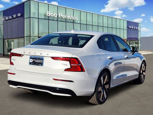 Used 2025 Volvo S60 T8 Plus image 24