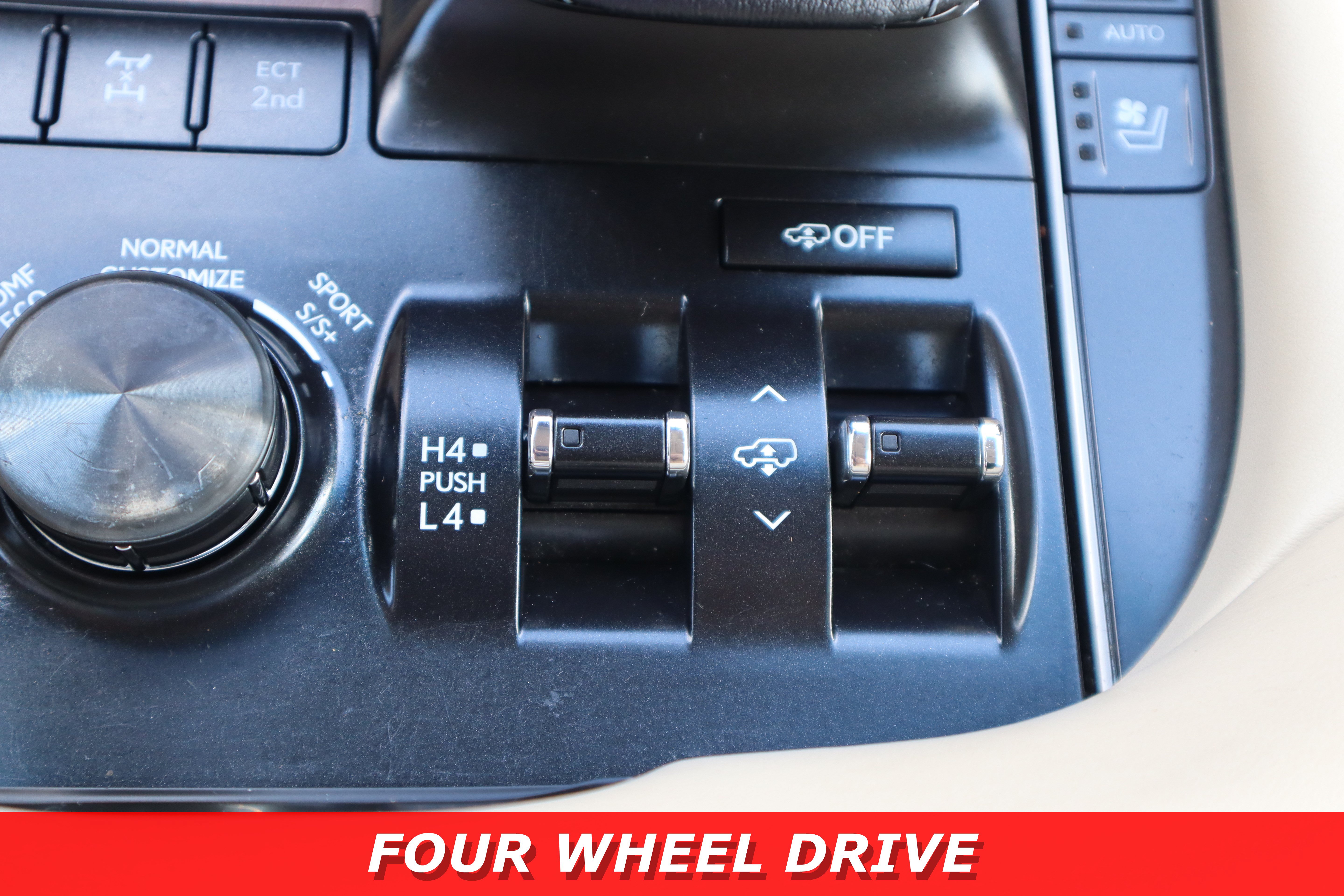 Used 2016 Lexus LX 570 4WD w/ Luxury Package image 22