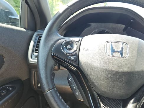 Used 2021 Honda HR-V Sport image 32