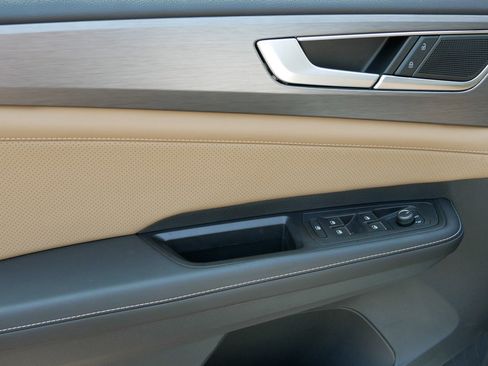 New 2025 Volkswagen Atlas Cross Sport SE image 4