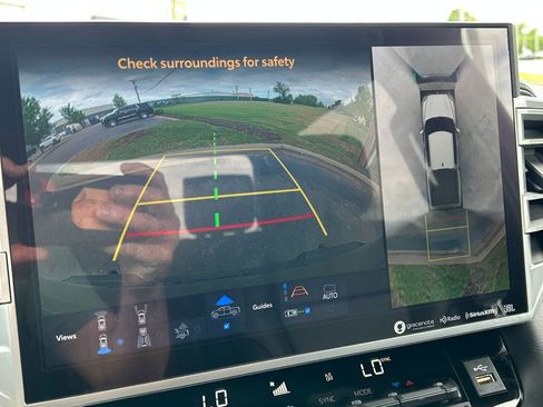 Used 2023 Toyota Tundra Platinum image 32