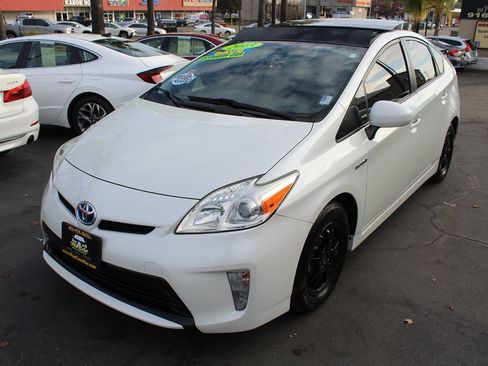 Used 2013 Toyota Prius Three image 4