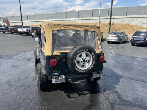 Used 1993 Jeep Wrangler Base 2dr 4WD SUV image 28