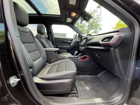 Used 2023 Chevrolet TrailBlazer RS w/ Sun and Liftgate Package FWD image 22