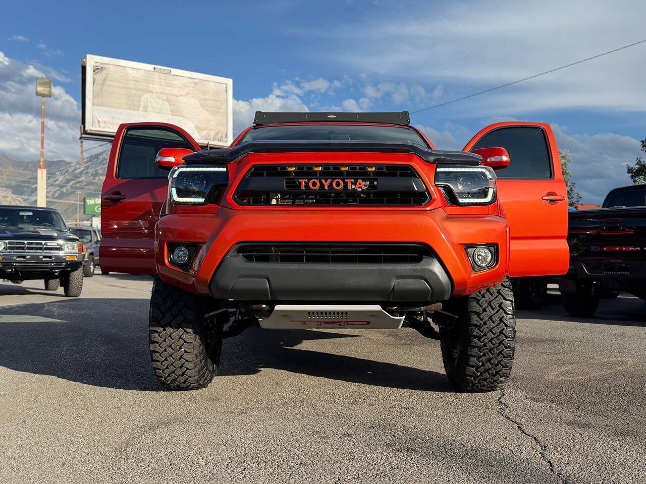Used 2015 Toyota Tacoma TRD Pro w/ Off Road Towing Package AWD/4WD image 92