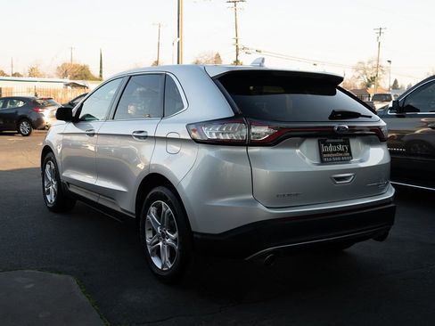 Used 2017 Ford Edge Titanium w/ Equipment Group 301A image 5