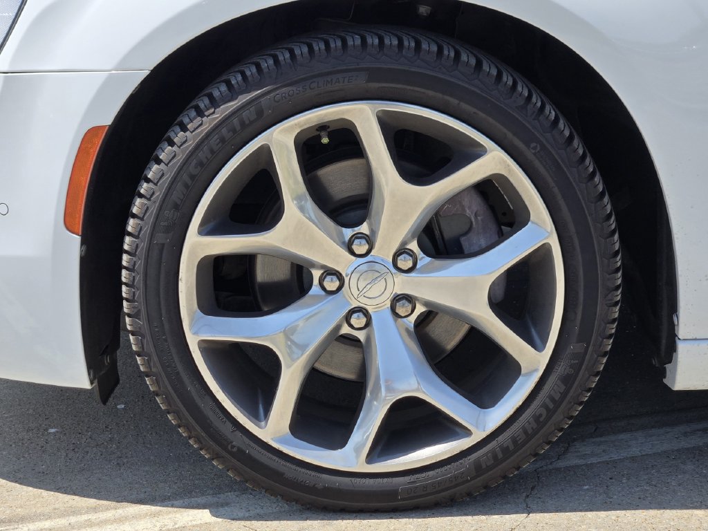 Used 2018 Chrysler 300 C w/ Sun, Sound & Nav Package RWD image 16