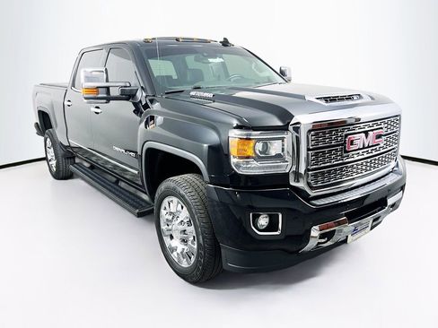 Used 2019 GMC Sierra 2500 Denali w/ Duramax Plus Package image 1